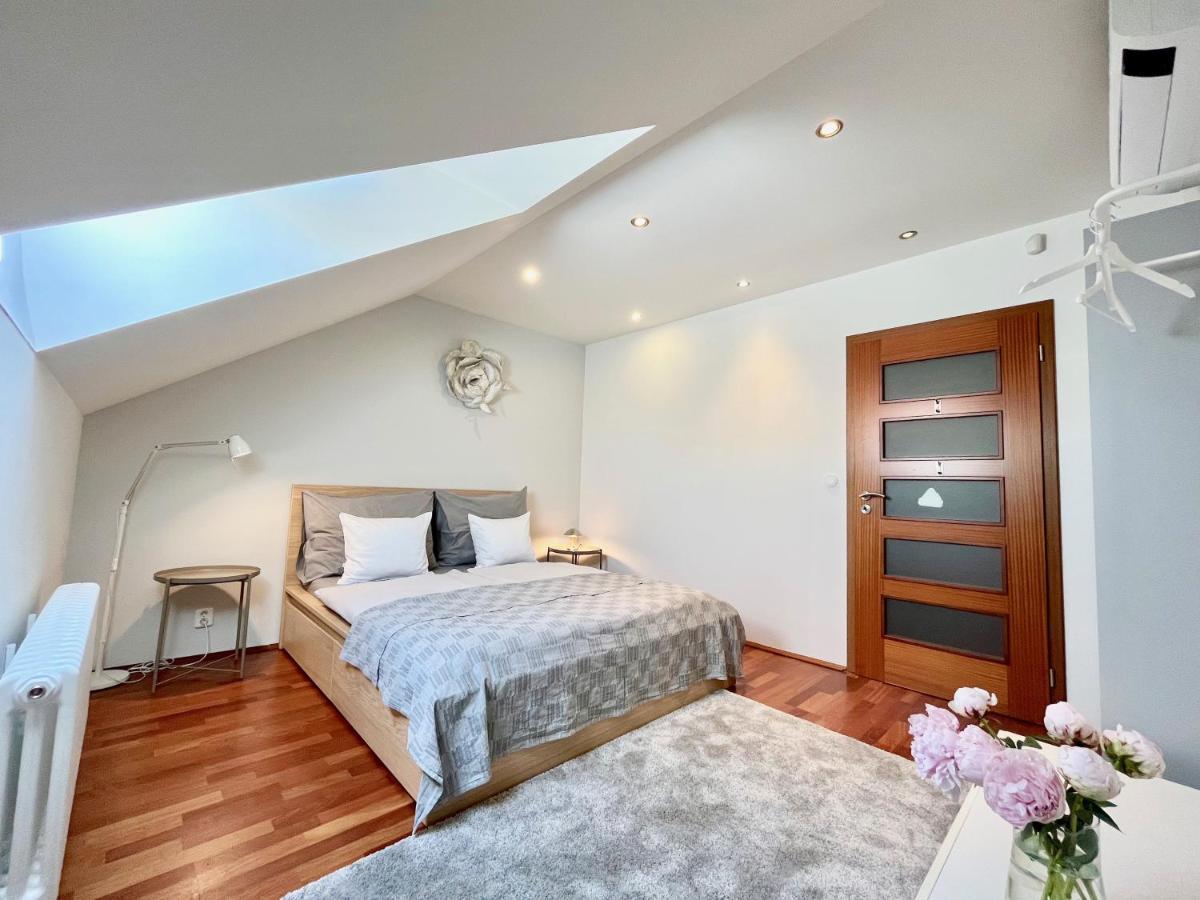 Luxury Penthouse Apartment Prague Exterior photo
